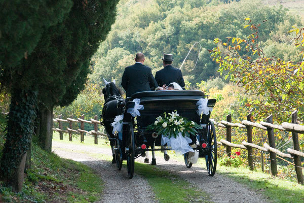 villa poggio bartoli wedding horse drawn carriage