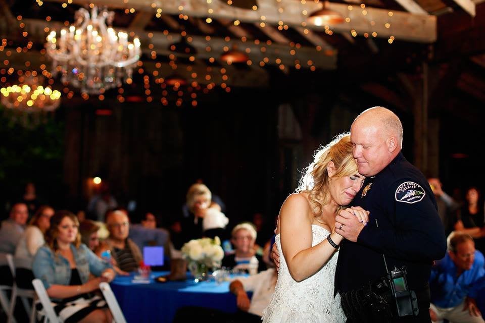 dancing at wedding