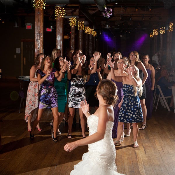 bouquet toss